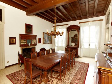 italian-antique-furniture-renaissance-dining-room-MAQ58-1